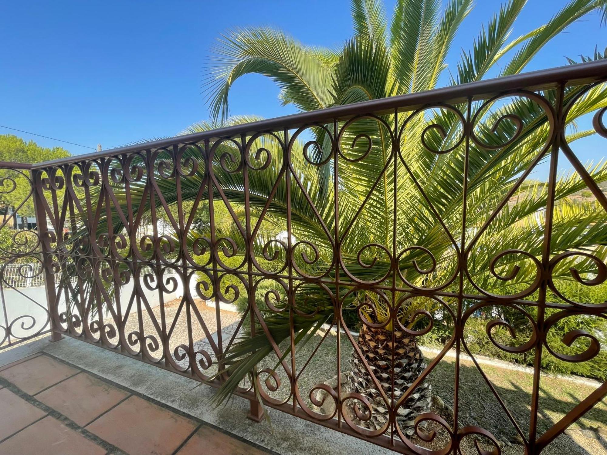 Ana Villa Albufeira